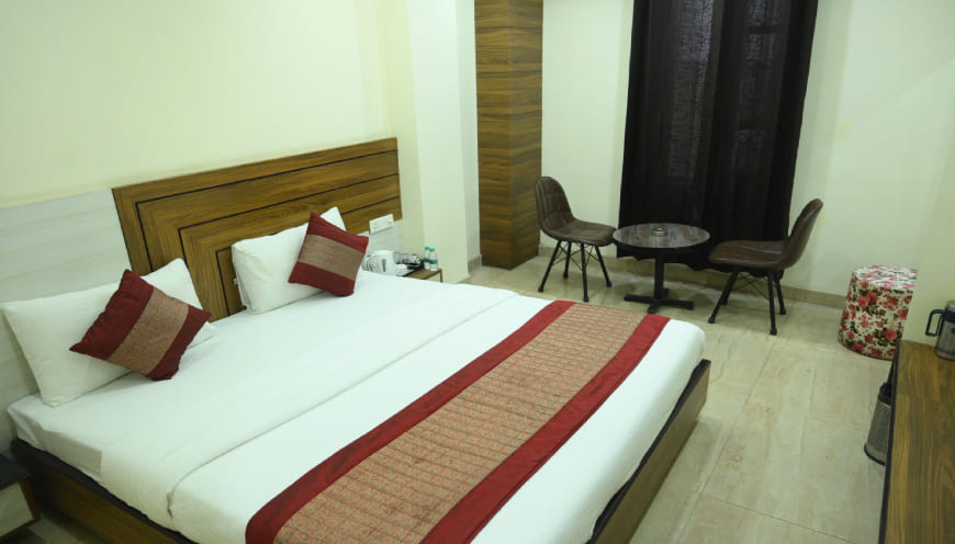 AC Deluxe Room with king bed, Kotdwar